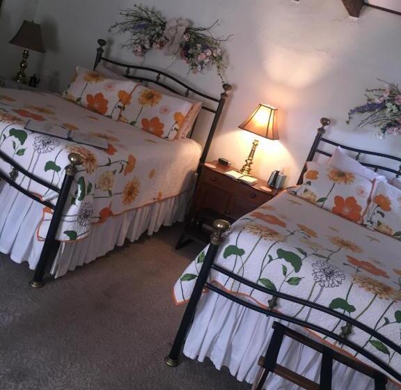 정원 전망 4인용 스탠다드 룸, The Richard Johnston Inn & 1890 Caroline House