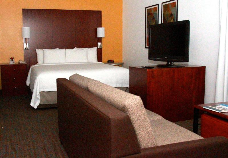스탠다드 스튜디오, Sens Suites Livermore; Surestay Collection By Best Western