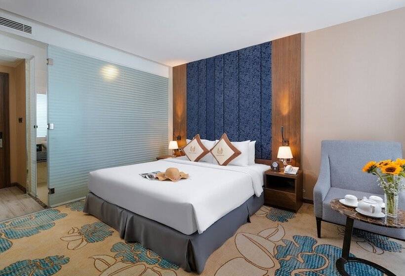 اتاق لوکس با چشم‌انداز دریا, Vesna Hotel Nha Trang