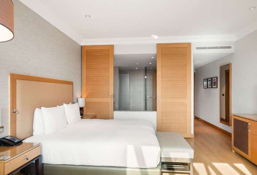 Номер Superior Кровать Кинг, Boeira Garden Hotel Porto Gaia, Curio Collection By Hilton
