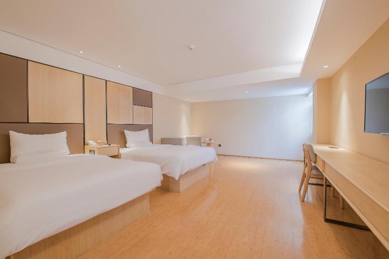 Номер Премиум, Boeira Garden Hotel Porto Gaia, Curio Collection By Hilton