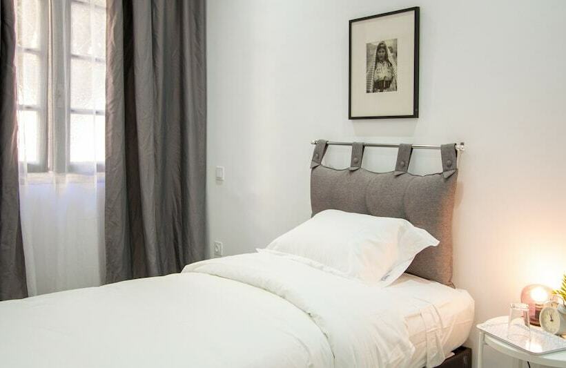 اتاق استاندارد یک نفره, Hôtel Royal Urban Concept