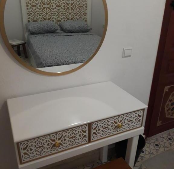 اتاق استاندارد, The Riad Hostel Tangier