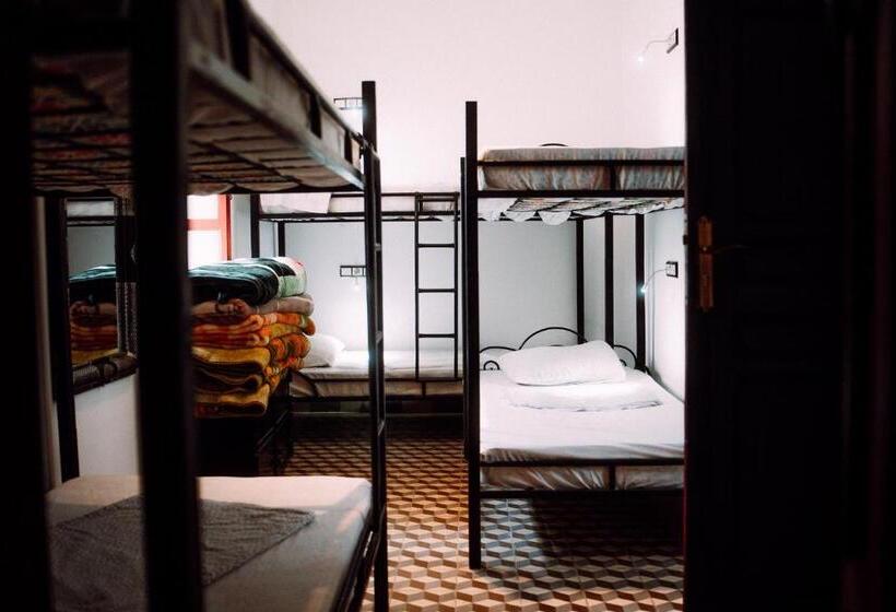 تختخواب در اتاق مشترک, The Riad Hostel Tangier