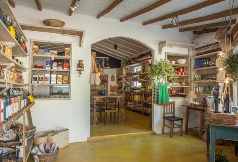 Люкс, Lê Marché Hospedaria