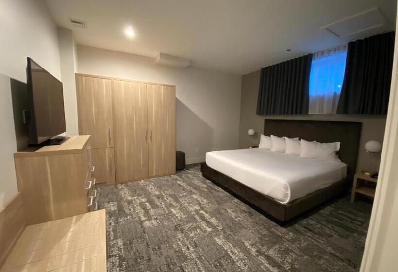 Номер Стандарт Кровать Кинг Адаптированный для Инвалидов, Lake Placid Inn Boutique