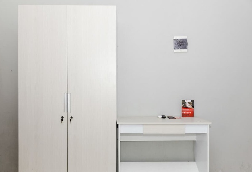 Номер Стандарт, Reddoorz Plus Near Transmart Kairagi Dua Manado