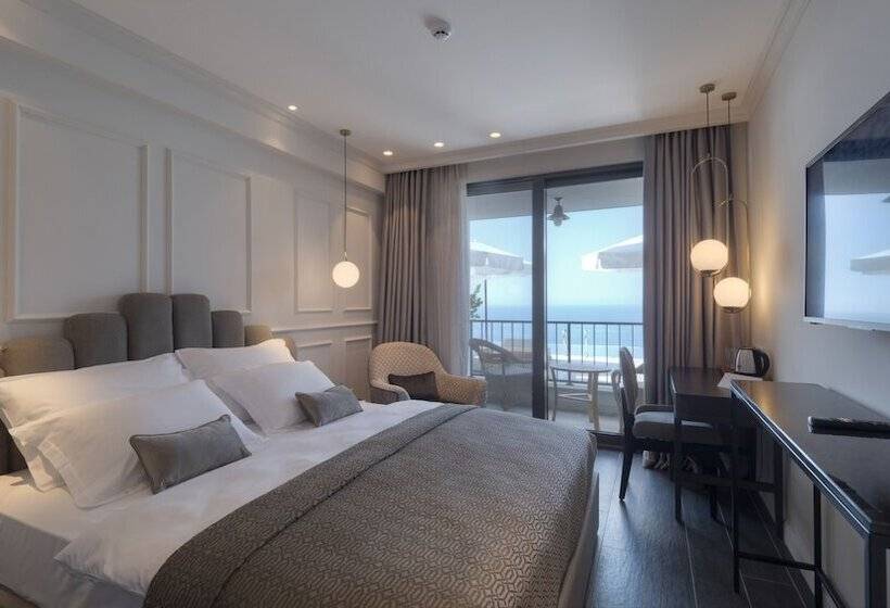 חדר סטנדרט נוף לבריכה, Vivid Blue Serenity Resort