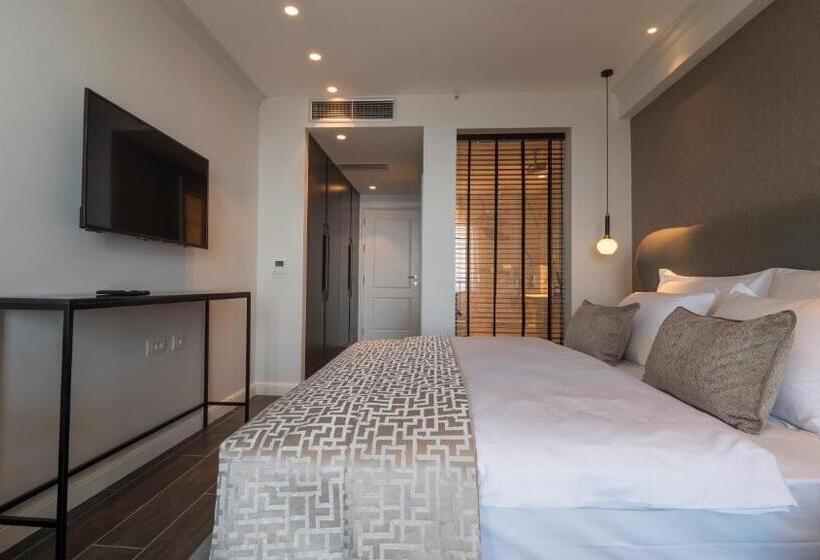 חדר סטנדרט מעבר לחד עם נוף לים, Vivid Blue Serenity Resort