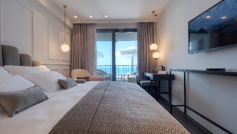 חדר סטנדרט נוף לבריכה, Vivid Blue Serenity Resort