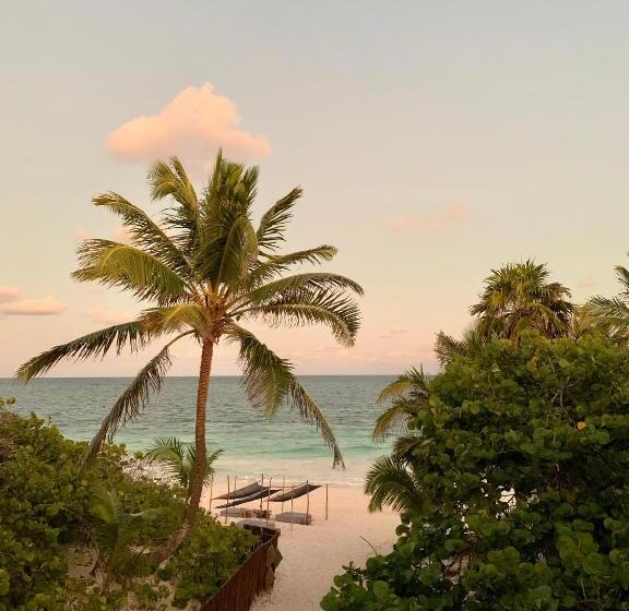 オーシャンビュースタンダードルームバルコニー付き, Libelula Tulum Beachfront