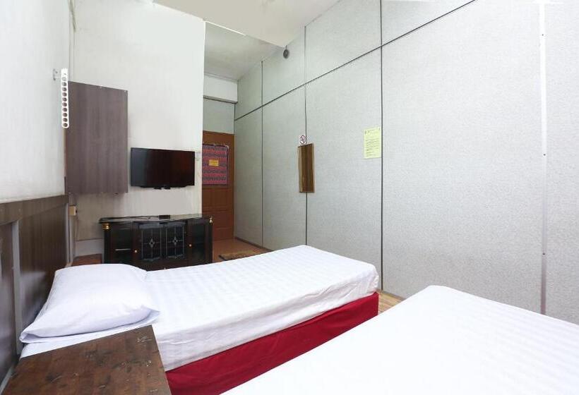 디럭스 룸, Spot On 89755 D&d Budget Inn