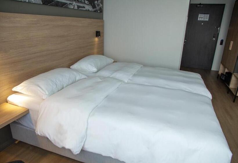 اتاق سوپریور با چشم‌انداز, Park Inn By Radisson Vilnius Airport Hotel & Conference Centre