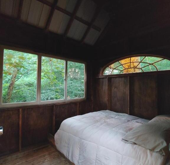 Шале 1 Спальня, Lost River Hostel