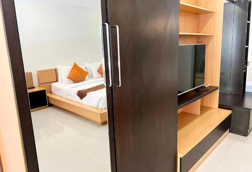 Номер Deluxe Вид на Бассейн, La Villa Khon Kaen