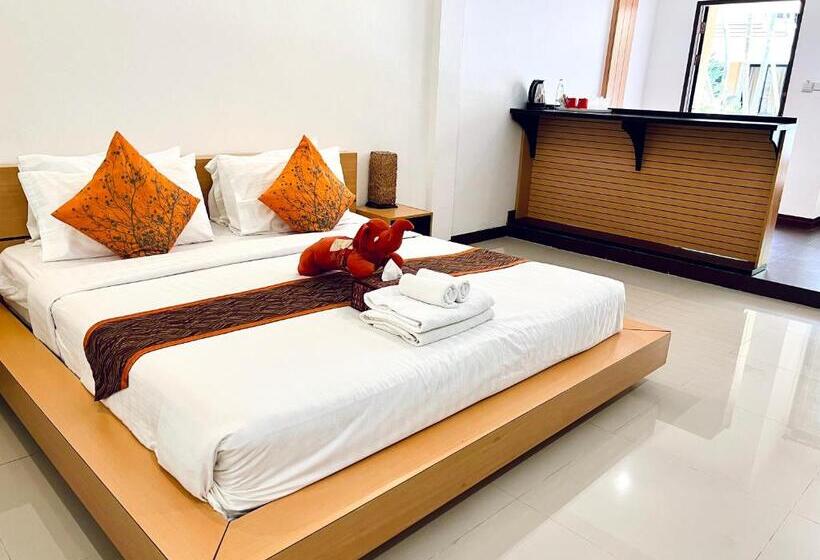 Номер Deluxe Вид на Бассейн, La Villa Khon Kaen