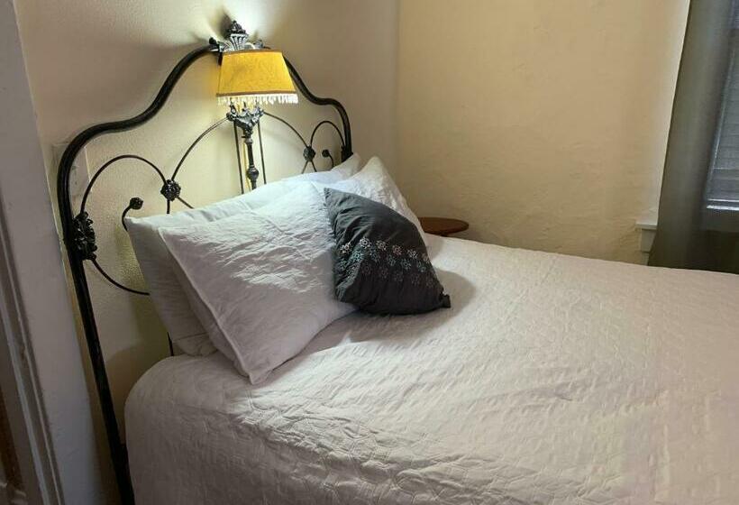 Люкс, Historic Whiting Hotel Suites