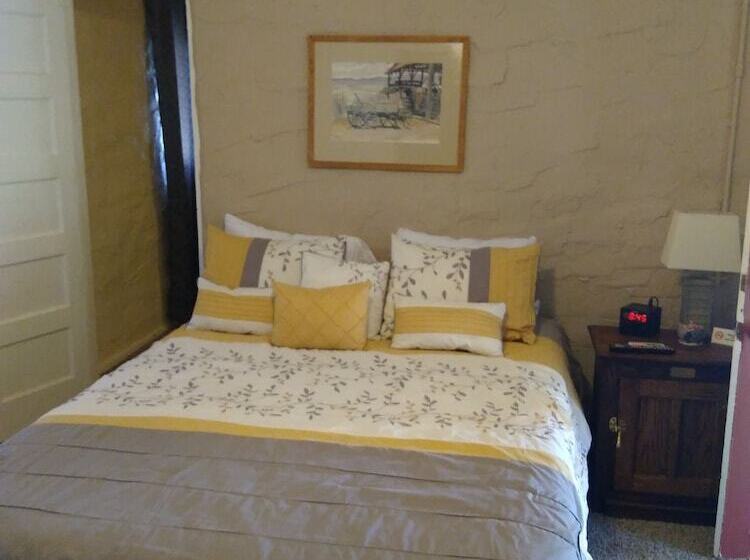 Family Suite, Grand Canyon West Hotel Sheps Miners Inn