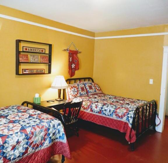 Люкс Повышенной Комфортности, Historic Whiting Hotel Suites