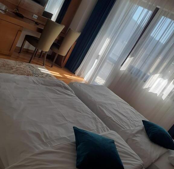 اتاق لوکس با بالکن, Club Bucovina Resort & Spa
