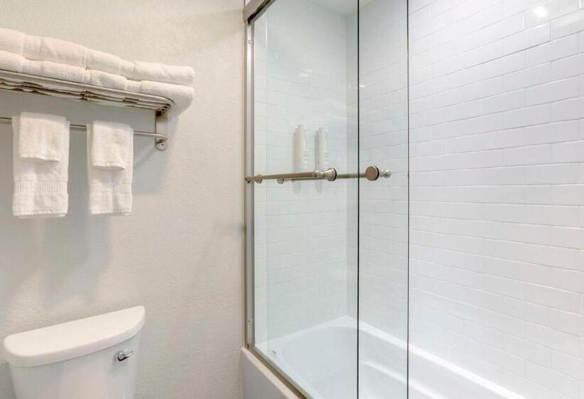 Люкс Кровать Кинг, Clarion Pointe Prescott Valley