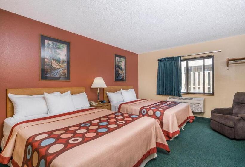 סוויטה, Super 8 By Wyndham Baxter/brainerd Area