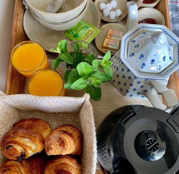 带大床的标准间, La Maison Des Vendangeurs   Table D Hôtes Le Soir Du Jeudi Au Dimanche  Jacuzzi   Balnéo Spa   Acces