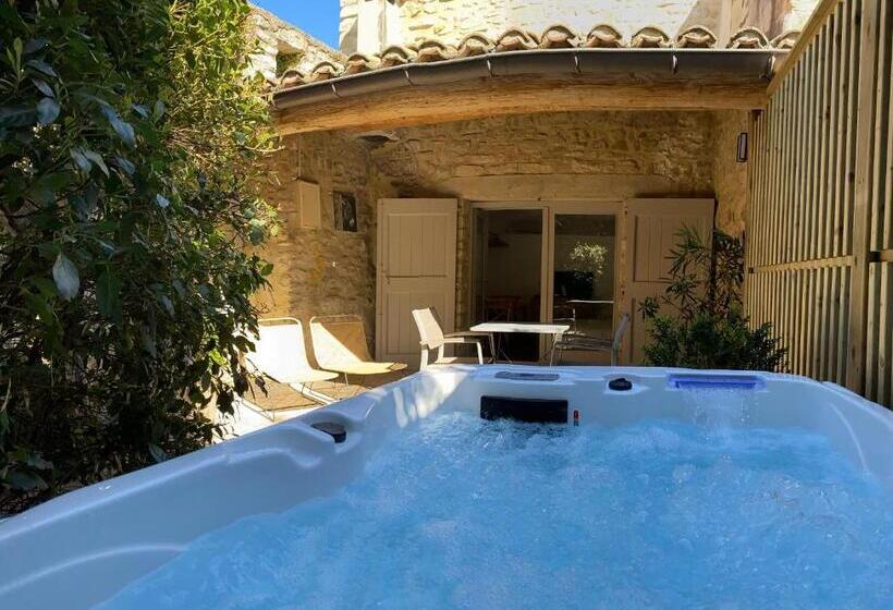 标准房带园景, La Maison Des Vendangeurs   Table D Hôtes Le Soir Du Jeudi Au Dimanche  Jacuzzi   Balnéo Spa   Acces