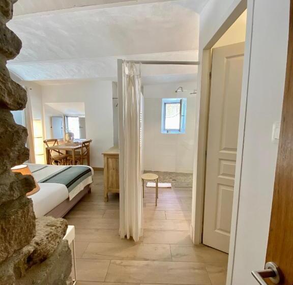 标准房带园景, La Maison Des Vendangeurs   Table D Hôtes Le Soir Du Jeudi Au Dimanche  Jacuzzi   Balnéo Spa   Acces