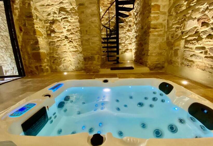 디럭스 스위트 킹 침대, La Maison Des Vendangeurs   Table D Hôtes Le Soir Du Jeudi Au Dimanche  Jacuzzi   Balnéo Spa   Acces
