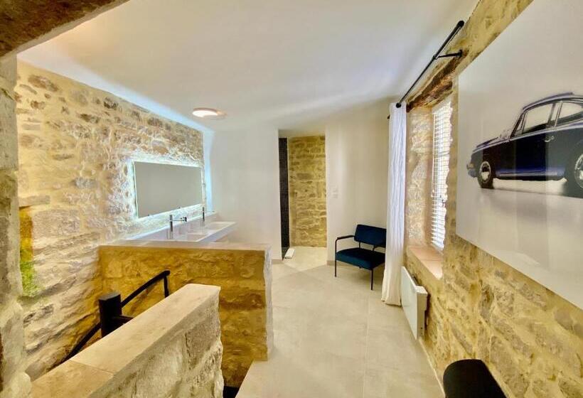 带大床的复式套间, La Maison Des Vendangeurs   Table D Hôtes Le Soir Du Jeudi Au Dimanche  Jacuzzi   Balnéo Spa   Acces