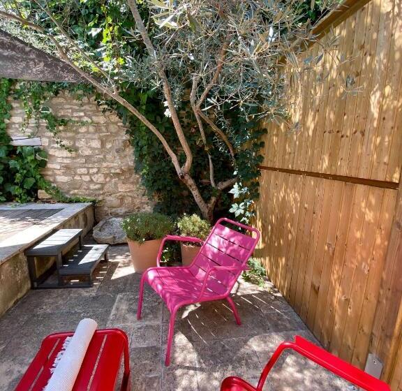 带按摩浴盆的套房, La Maison Des Vendangeurs   Table D Hôtes Le Soir Du Jeudi Au Dimanche  Jacuzzi   Balnéo Spa   Acces