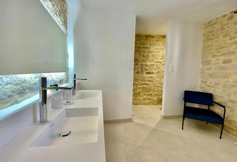 带大床的复式套间, La Maison Des Vendangeurs   Table D Hôtes Le Soir Du Jeudi Au Dimanche  Jacuzzi   Balnéo Spa   Acces