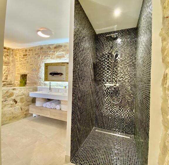 디럭스 스위트 킹 침대, La Maison Des Vendangeurs   Table D Hôtes Le Soir Du Jeudi Au Dimanche  Jacuzzi   Balnéo Spa   Acces