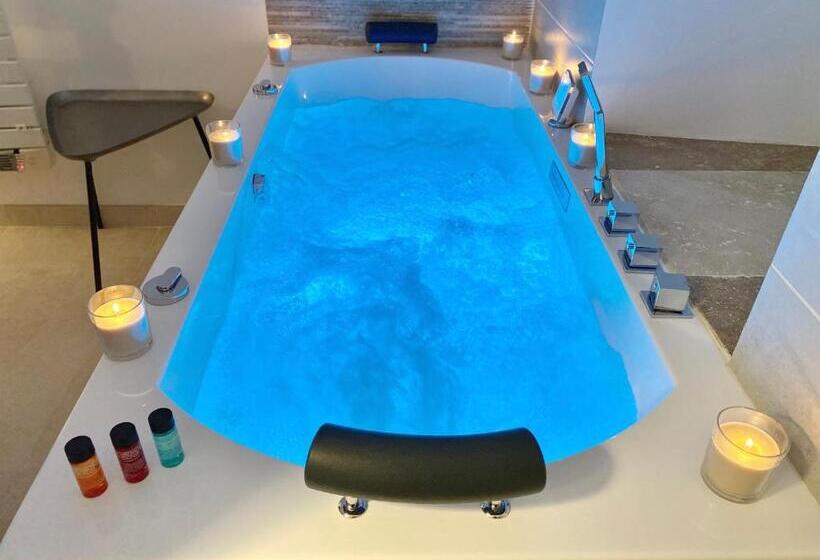带大床的标准间, La Maison Des Vendangeurs   Table D Hôtes Le Soir Du Jeudi Au Dimanche  Jacuzzi   Balnéo Spa   Acces