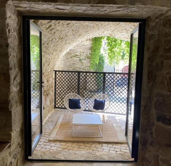 带大床的复式套间, La Maison Des Vendangeurs   Table D Hôtes Le Soir Du Jeudi Au Dimanche  Jacuzzi   Balnéo Spa   Acces