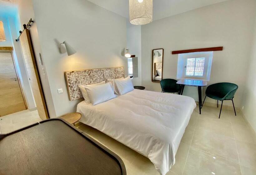 带大床的标准间, La Maison Des Vendangeurs   Table D Hôtes Le Soir Du Jeudi Au Dimanche  Jacuzzi   Balnéo Spa   Acces