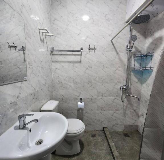 اتاق لوکس, Paradise Inn