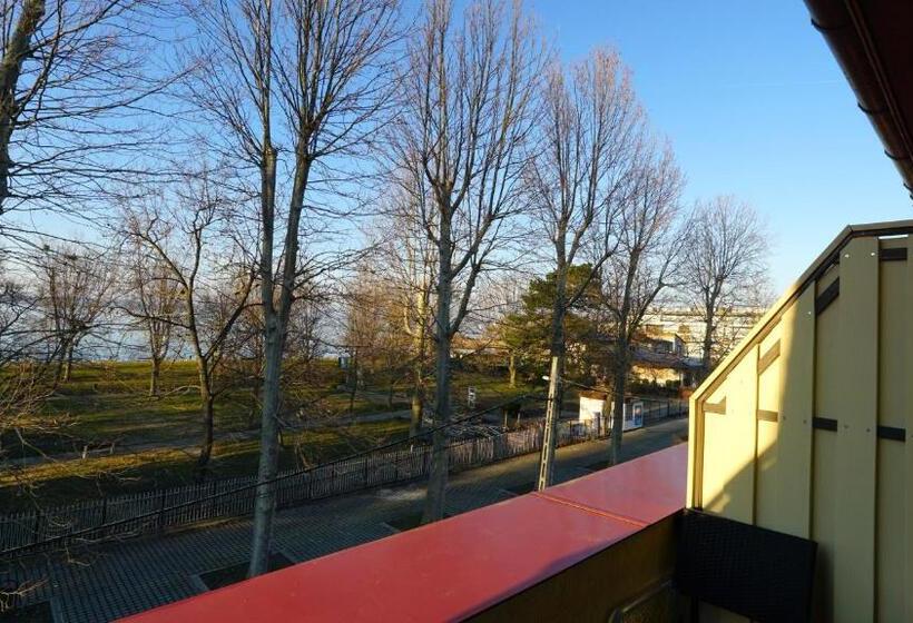 Трехместный Номер Стандарт с Балконом, Balaton Colors Beach