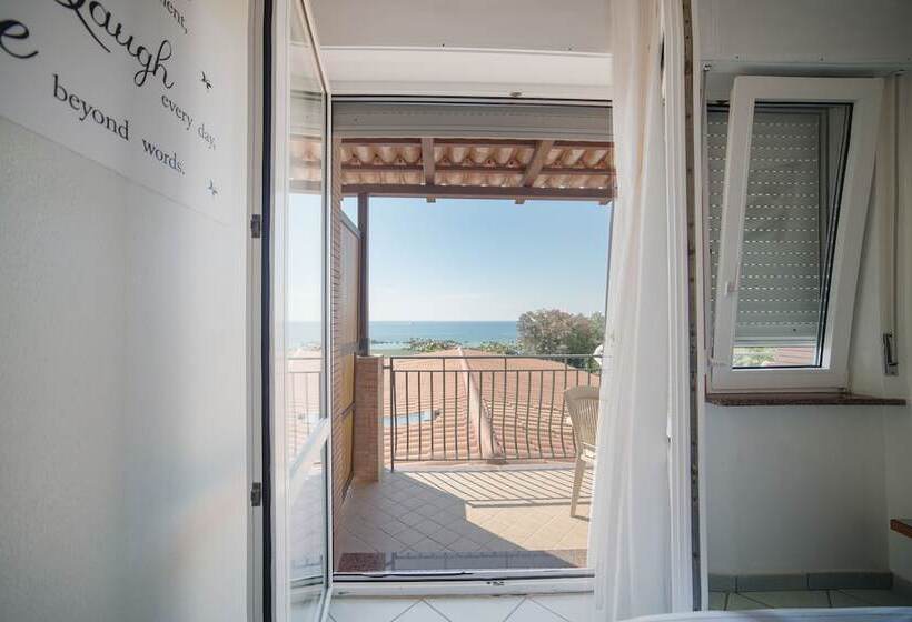 Номер Комфорт Вид на Море, Albergo Margherita