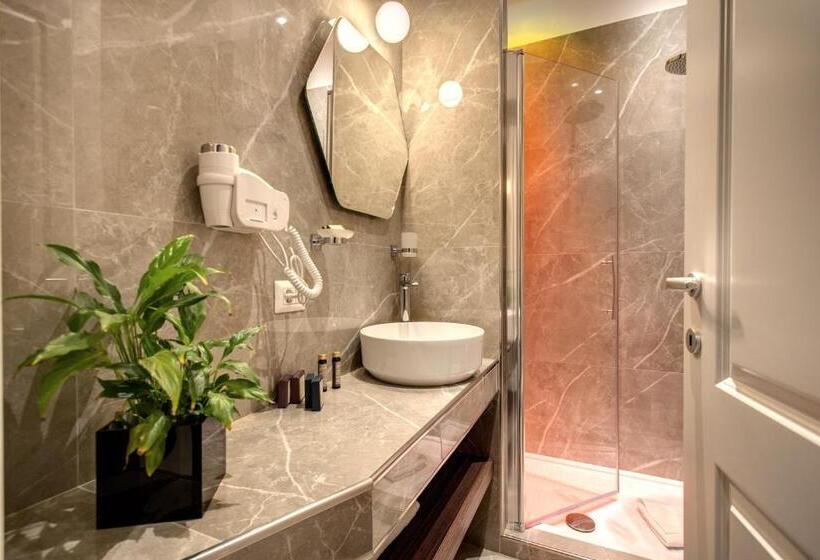 Suite, Tree Charme Parliament Boutique