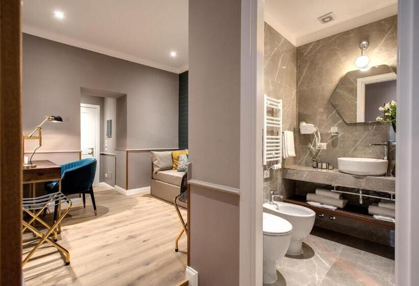 Suite, Tree Charme Parliament Boutique