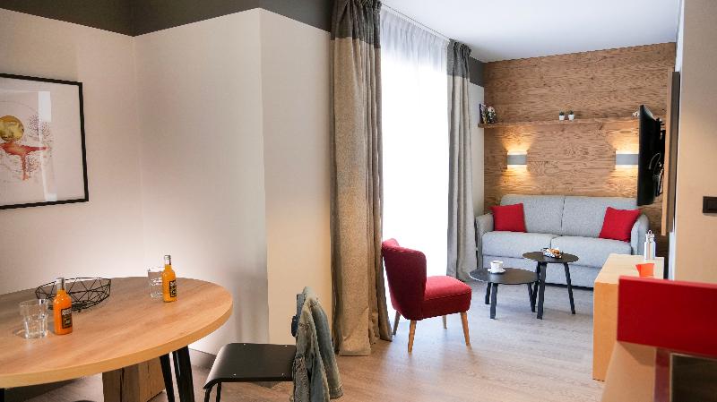 Апартаменты 2 Спальни, Plan B Hotel   Living Chamonix