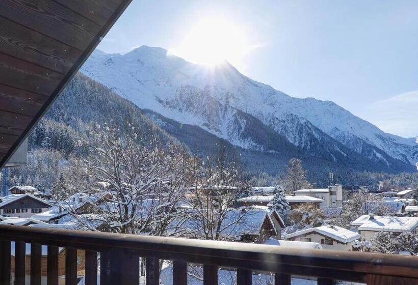 Семейный Номер Вид на Горы, Plan B Hotel   Living Chamonix