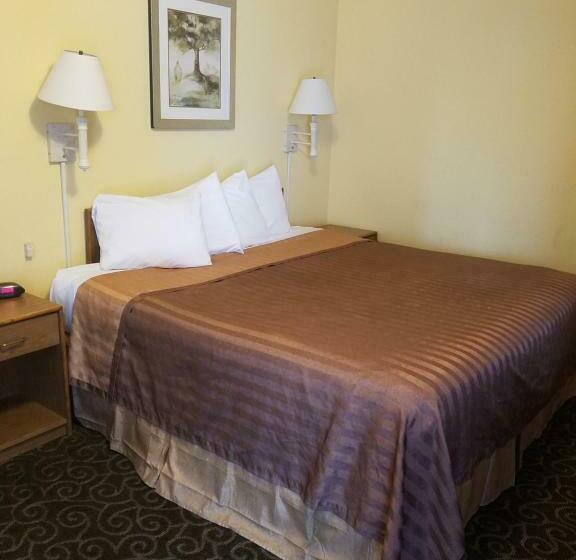 اتاق استاندارد با تخت بزرگ برای معلولان, Travelodge By Wyndham Wenatchee