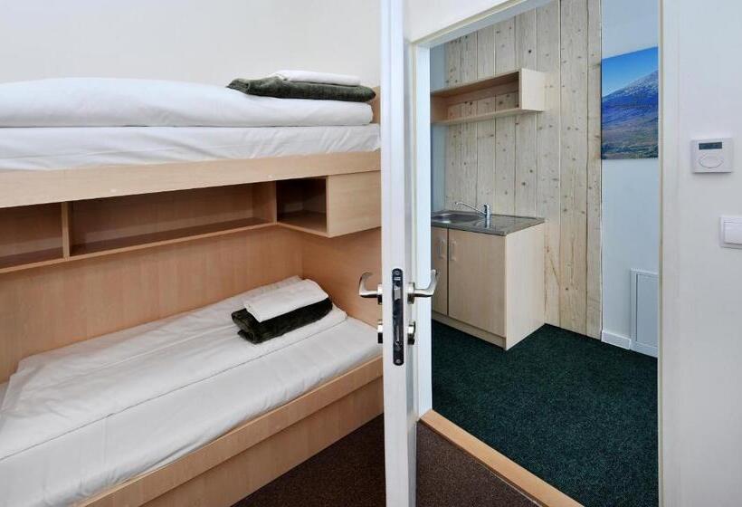 Четырехместный номер эконом класса с общей ванной комнатой, Bel Hostel
