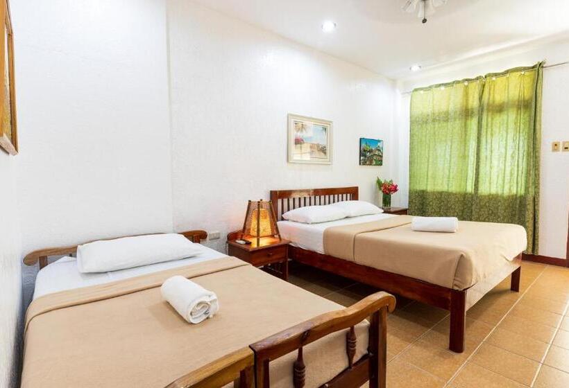 Трехместный Номер Deluxe Вид на Море, Marina Village