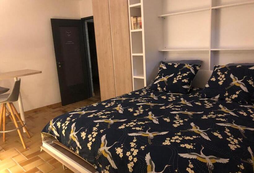 Номер Superior, L Epervier Blanc
