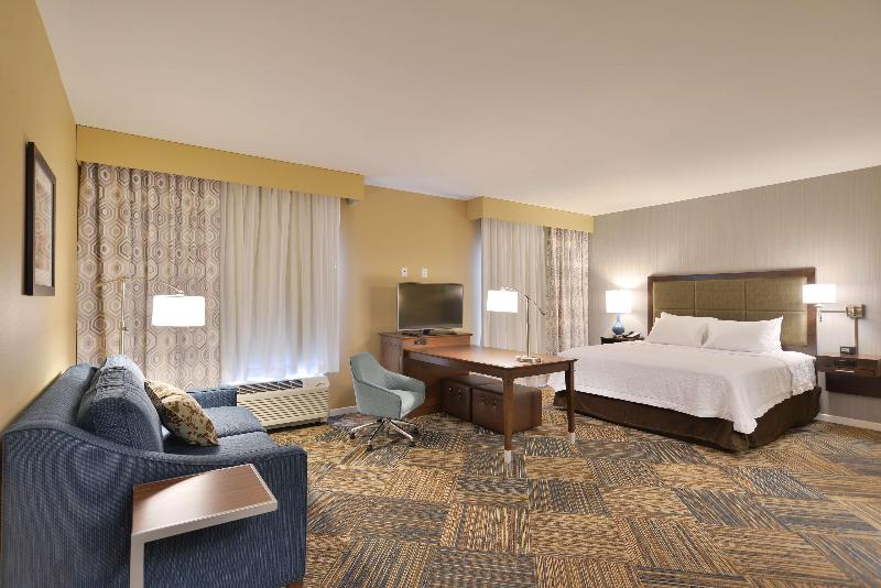 Номер Superior, Spark By Hilton Wichita East