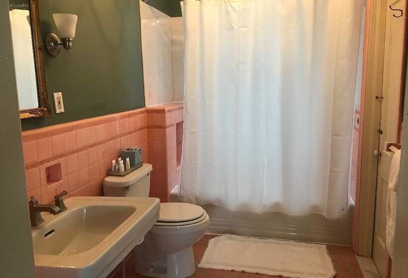 Номер Премиум, Vandiver Inn